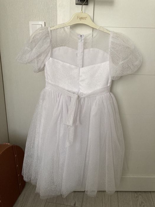 Платье белое для девочки 128