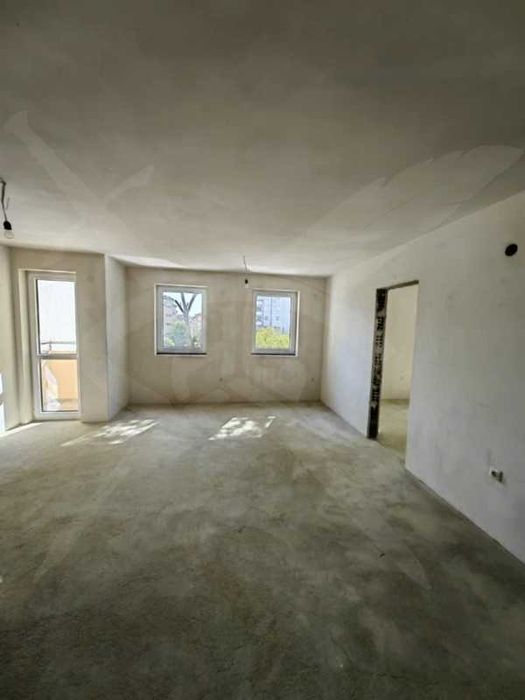 Продава се Тристаен апартамент в Варна, Колхозен пазар - 98 кв.м за 1684 €/кв.м - Снимка #1