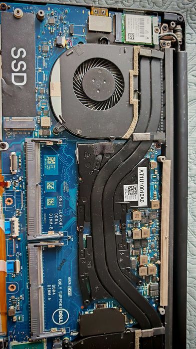 Dell Dell XPS 15 9560, i7‑7700HQ – defect, pentru piese sau dezmembrez