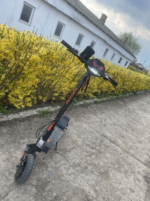 De vânzare trotineta electrica g2 640km luată de noua, cauciucuri bune, frâne  bune, Preț negociabil