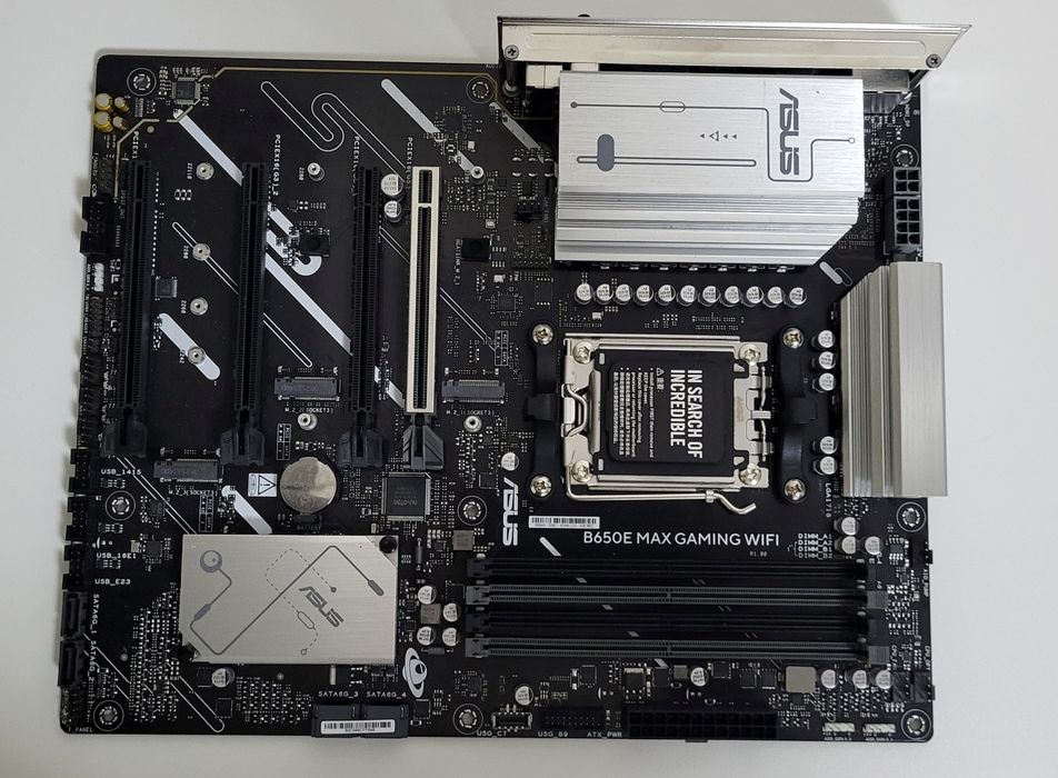 ASUS B650E max gaming wifi noua