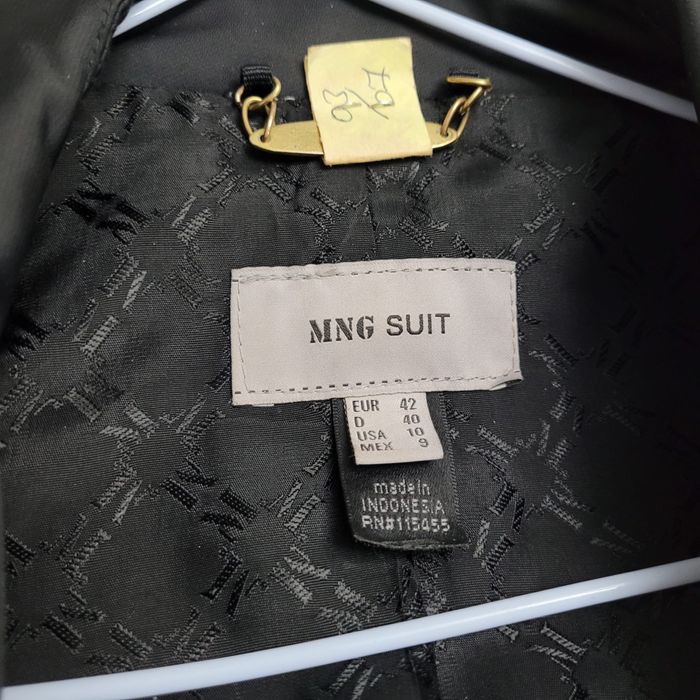 Костюмы в отличном состоянии