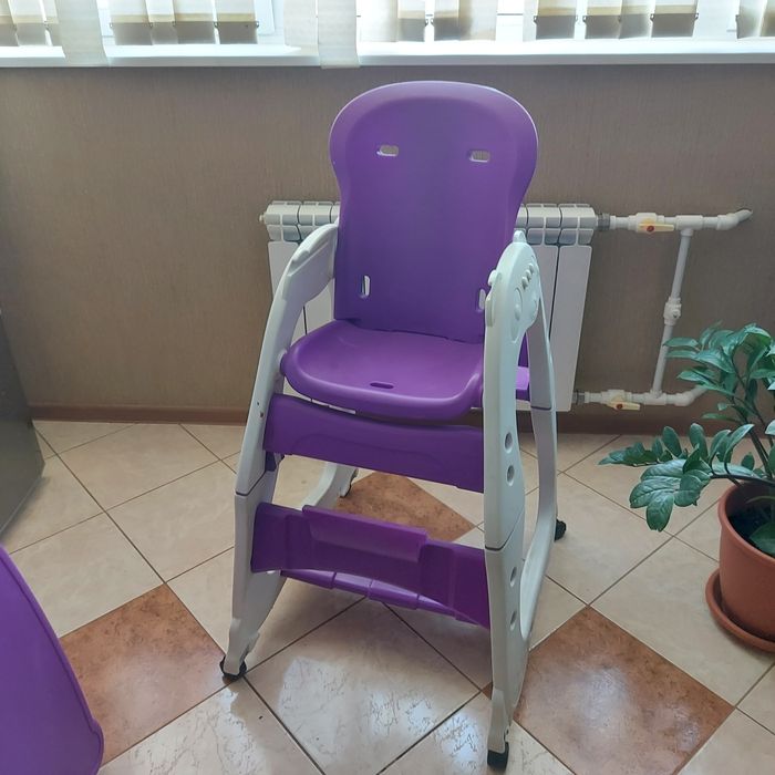 Продам кормильный столик-трансформер