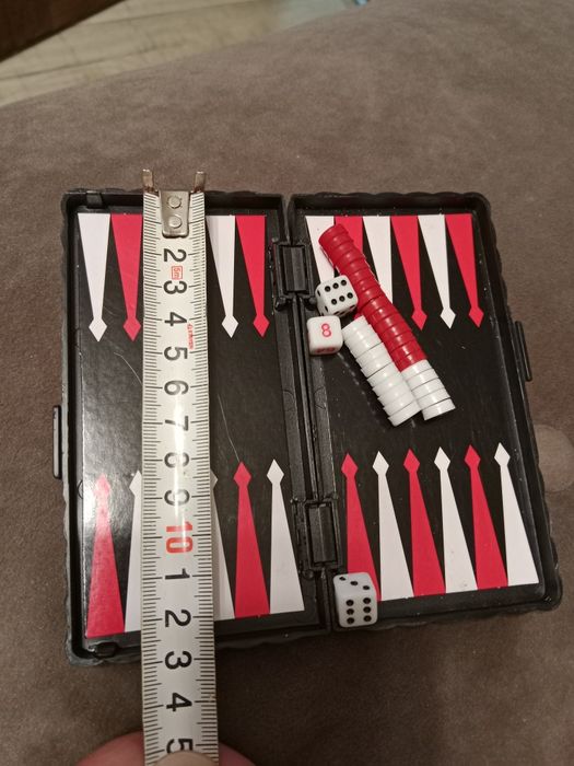 Маленькие игры , нарды и карты.