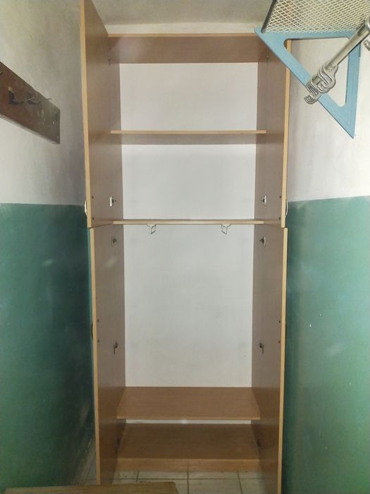 Продам шкаф двух створчатый