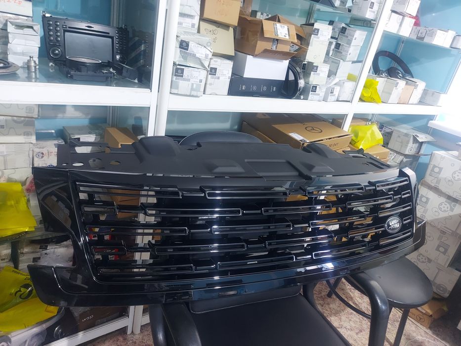 Решётка радиатора черный на range rover L460