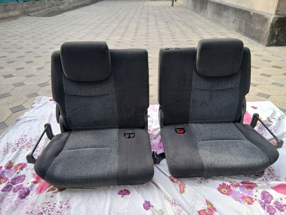 Третий ряд сидений прадо