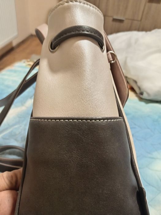 Продавам дамска раница