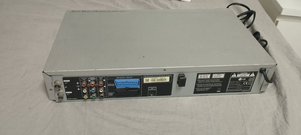 LG VC9800 DVD/VHS Player