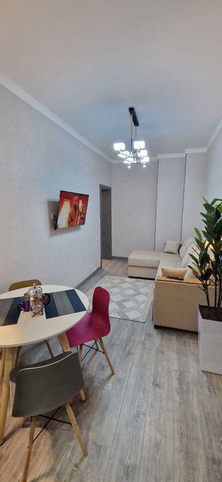 Продаётся своя 2х комнатная. ул. Бабура. Укомплектованная