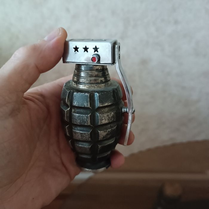 Зажигалка бензиновая