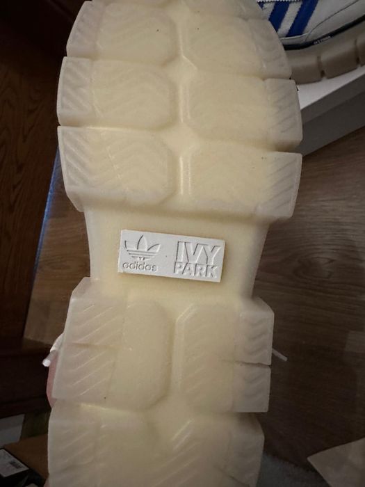 Adidasi originali Ivy Park noi