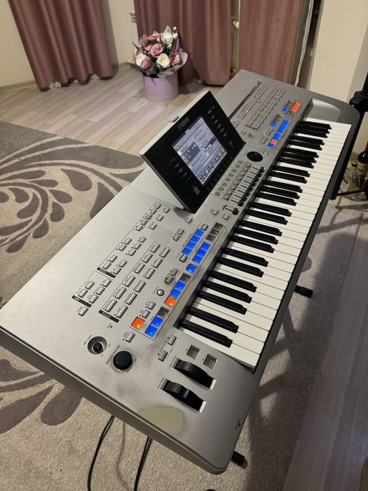 Orga Yamaha tyros 4