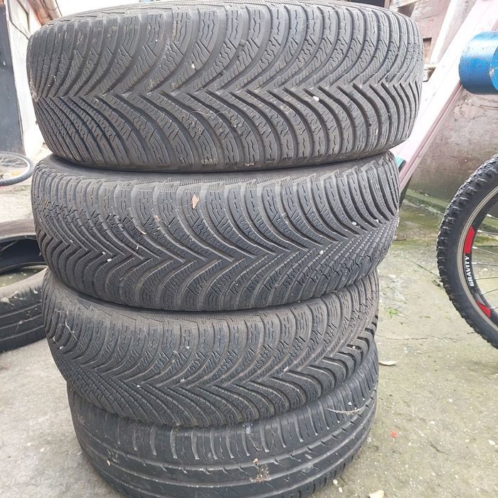 Vand 4 bucăți cauciucuri Michelin Alpin de iarnă 195/65/15  2015