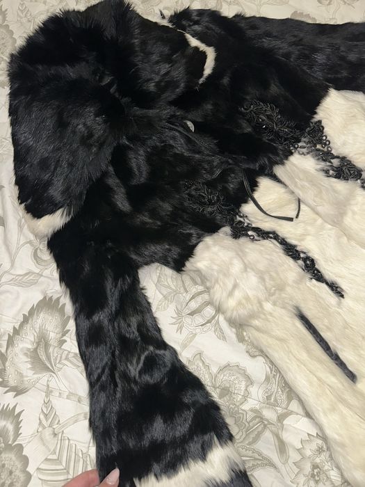 Черно и бяло палто от заешки косъм, изцяло естествено