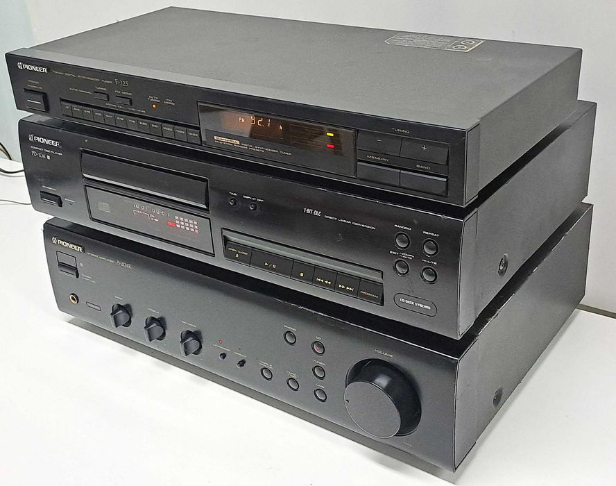 Amplificator Pioneer A-204R + CD PD-106 + F-225 Japan Linie 3 comp