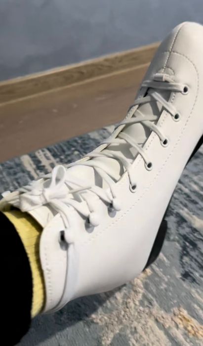 белые коньки, новые