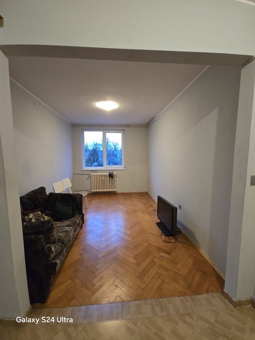 Vand apartament cu 3 camere