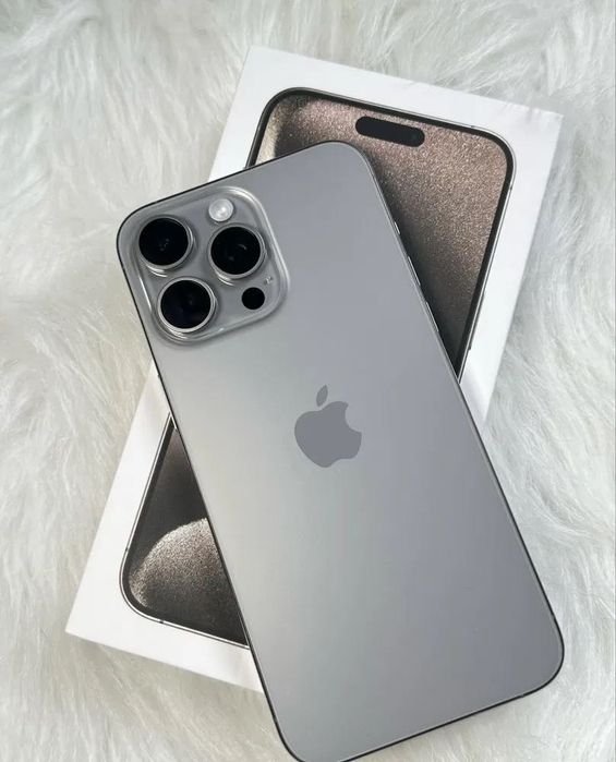 iPhone 15 Pro Max 256 GB — идеальное состояние