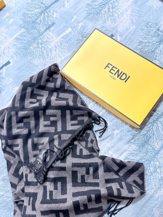 Fendi шал НЕизползван