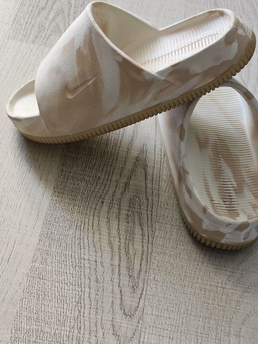 Papuci Nike. Aproape noi merita văzuți model deosebit