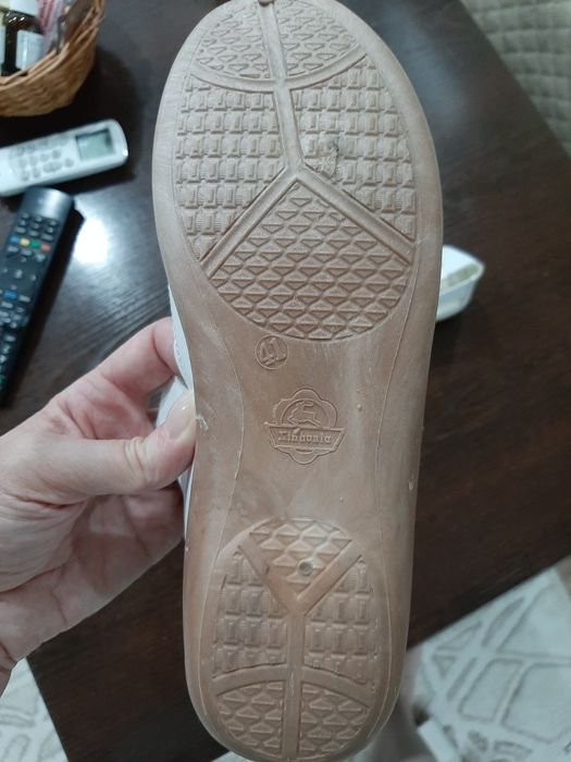 Продам женские босоножки