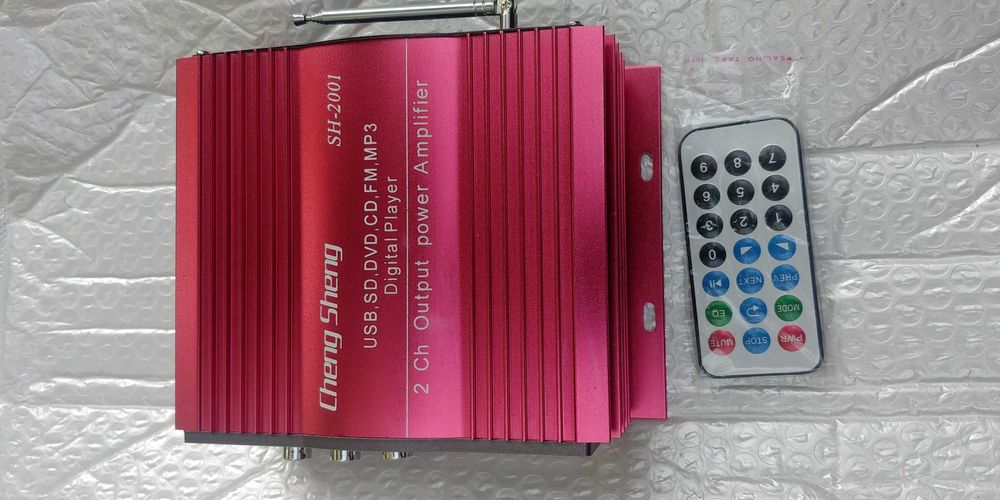 Автомобильный стереоусилитель в корпусе