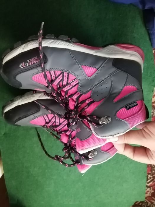 Продам зимние кроссовки