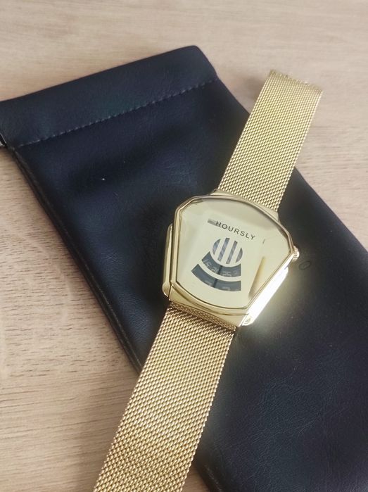 продам часы hoursly mali