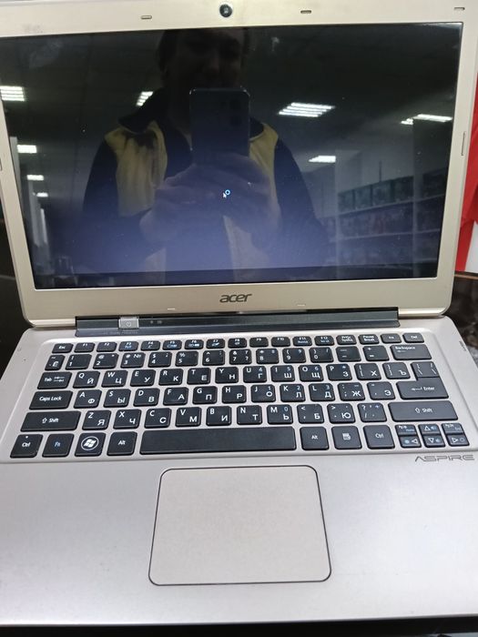 Продам ноутбук acer.