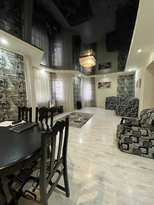 Продам коттедж в центре