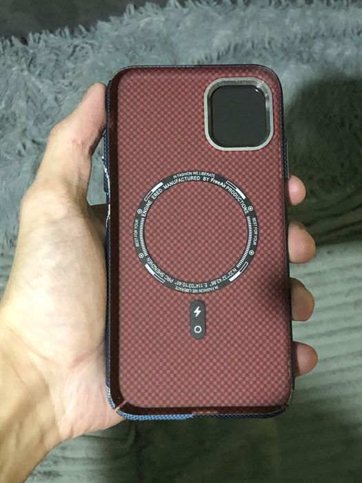 Продам айфон 11 128