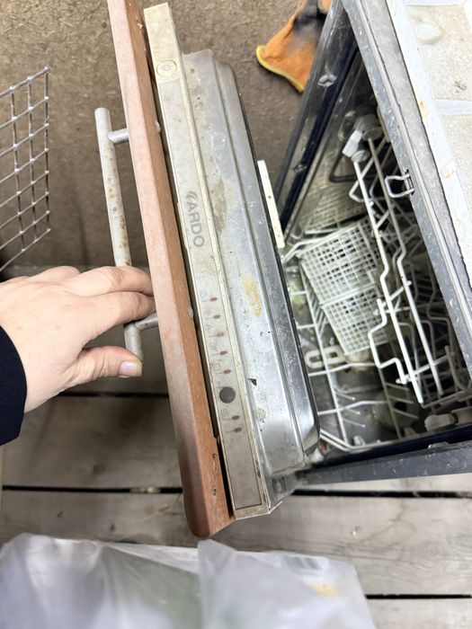 продам на разбор стиральную машинеу