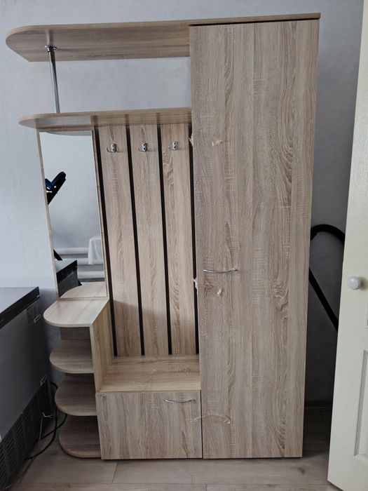 Прихожий шкаф.