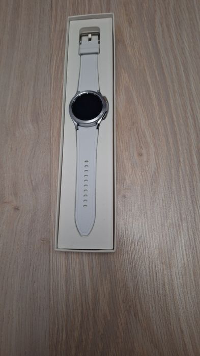 Часы Samsung Galaxy Watch 4 classic