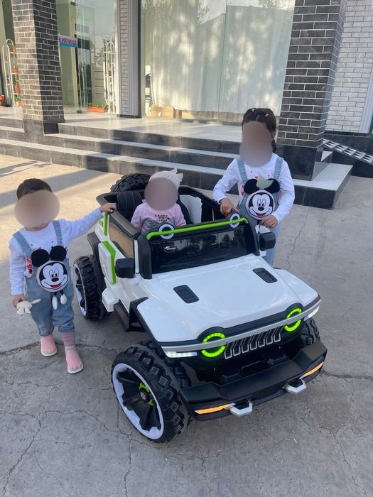 Болалар машинаси пултли холати янги 1 марта минилган холос нархи 200$