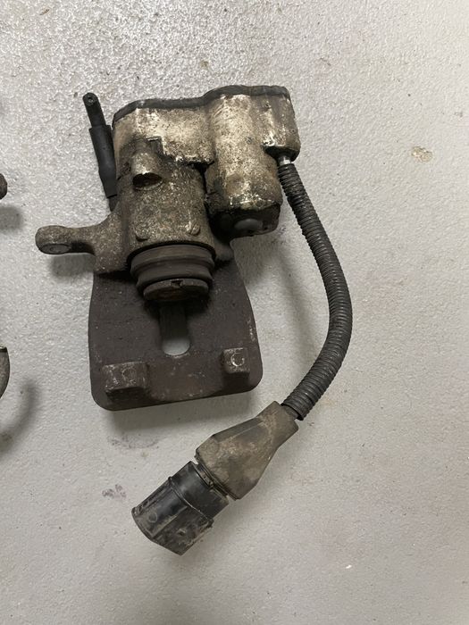 Etrier complet cu motoras spate Audi A8 D3 stanga dreapta