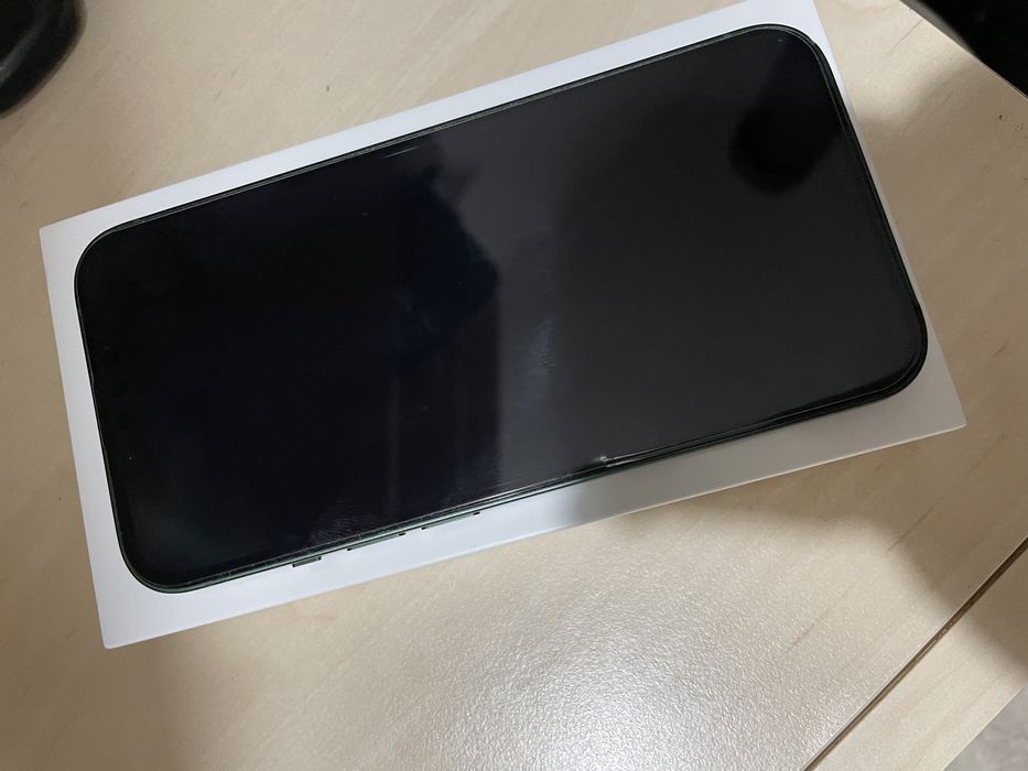 Продавам Iphone 13 128GB