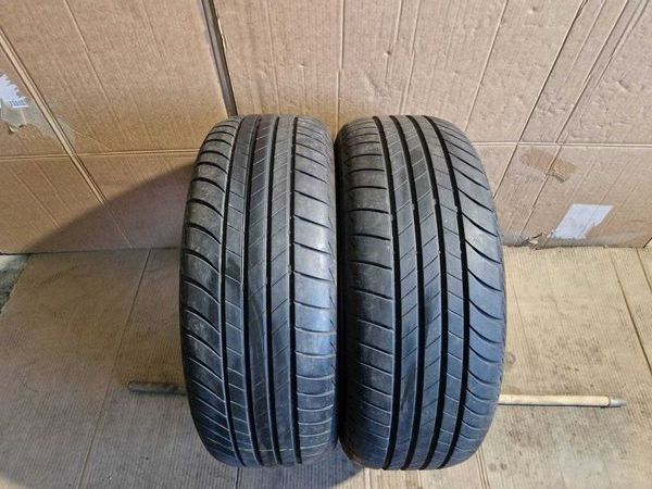 2 Bridgestone R18 215/50
летни гуми DOT1123
