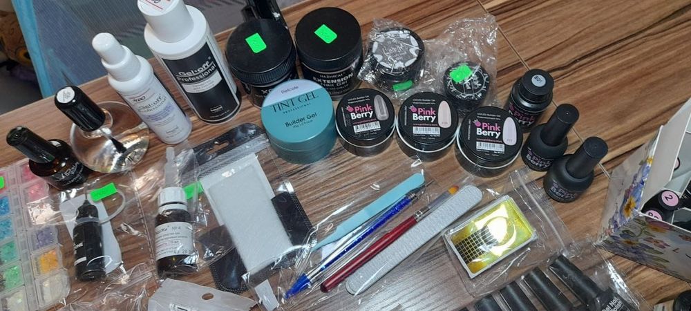 Товары для мастера маникюра