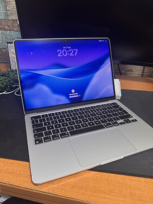 Apple MacBook Air 13" M2 256GB 8GB 8 Core