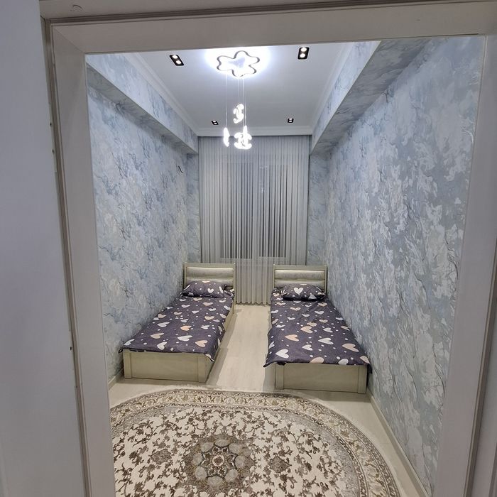 Aviasozlar plaza, 2-xonali 60m², 8-etaj.