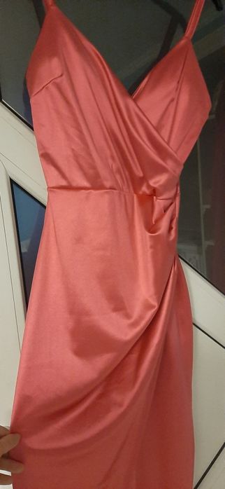 Doua rochii S, satin,  pentru evenimentemente