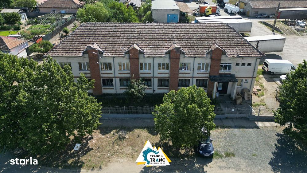 Clădire împunătoare de 540 mp pe 2 nivele în Sânnicolau Mic