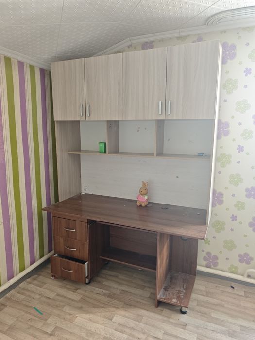 Продам б/у рабочий стол