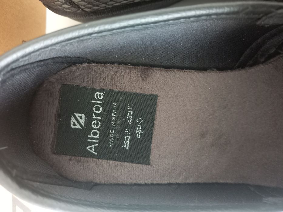 Аяқ киім бар.Испания.36-ға барады.