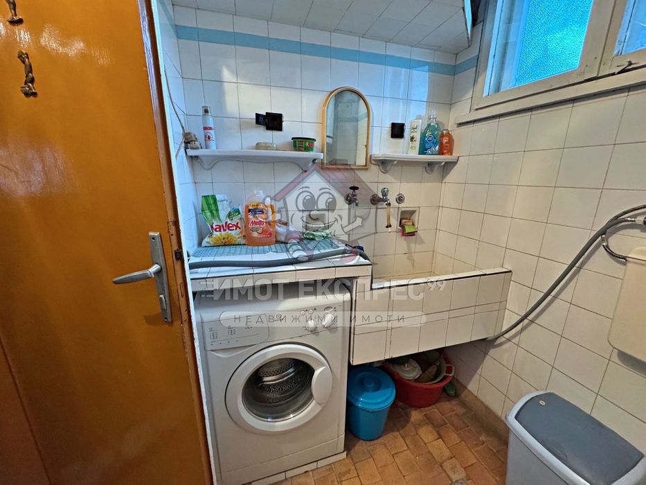Дава се под наем Тристаен апартамент в Асеновград - 90 кв.м за 306 € - Снимка #9