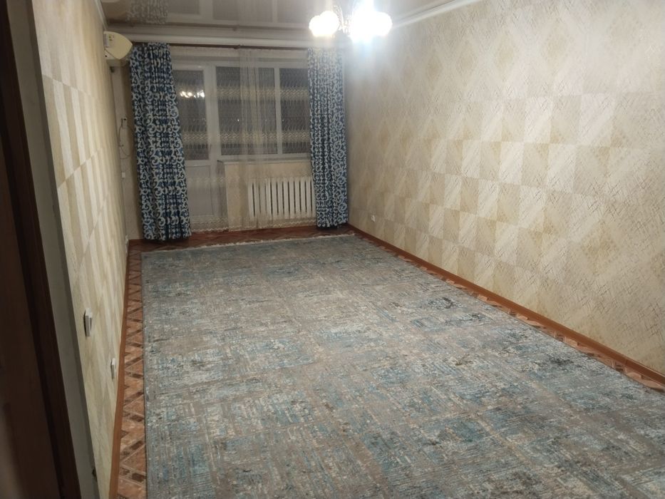 Екі бөлмелі квартира жалға беріледі.
