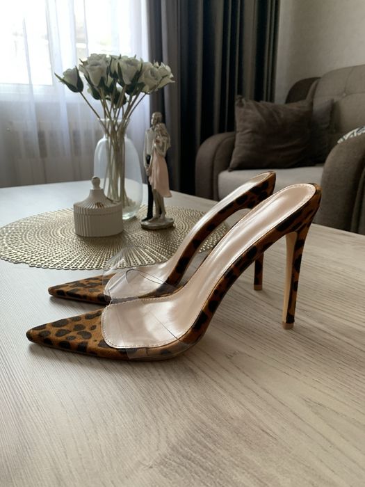 Босоножки летние