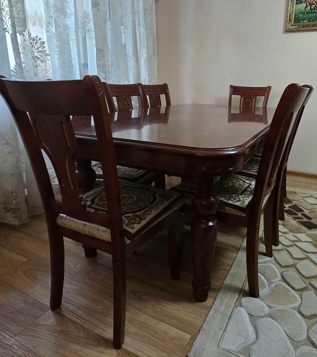 Обеденный комплект: стол и 10 стульев